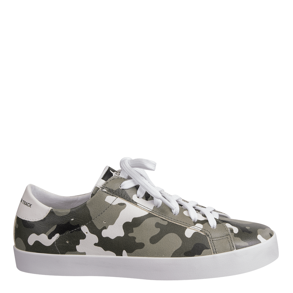 Camo tennis 2025 shoes women