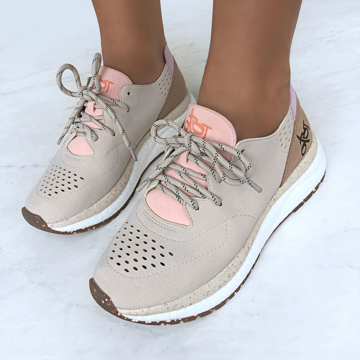 FREE in ROSETTE Sneakers OTBT shoes